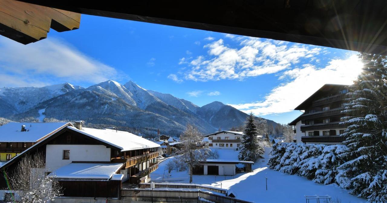 Family Friendly Chalet - Central With Beautiful Mountain Views Seefeld in Tirol Exterior photo